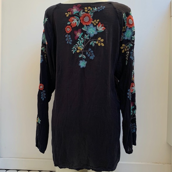 JOHNNY WAS Oversized BLOUSE Embroidered Pullover Top Tunic M BOHO Floral Black - Picture 9 of 9